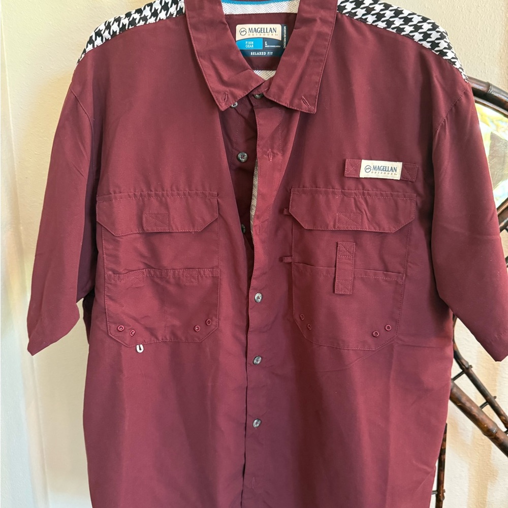 Magellan Outdoors Men's Burgundy Short Sleeve Shirt
